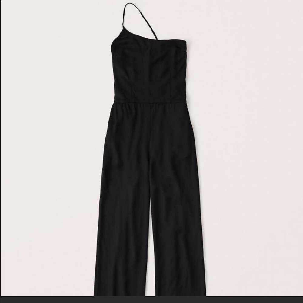 NWT Abercrombie Fitch black one shoulder jumpsuit